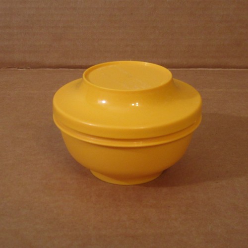 Vtg tupperware serve - n, seal